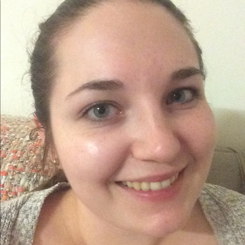 Meet your Posher, Caitlin